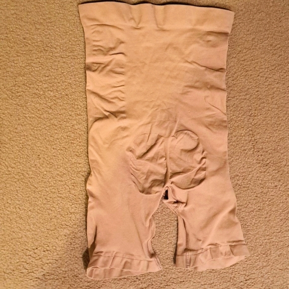 SKIMS HIGH-WAISTED MID THIGH SHAPER SHORT  XL - Picture 5 of 8